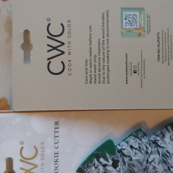 Holiday Spatula and Cookie Cutter 2 Piece Set Reindeer and Pine Tree NWT - Picture 8 of 10